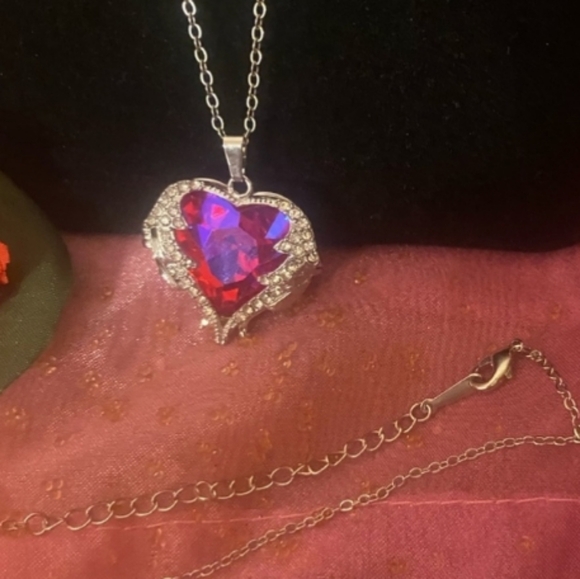 BEAUTIFUL Red Heart Wing Silver Necklace on 18"-20" Chain NEW - Picture 2 of 8